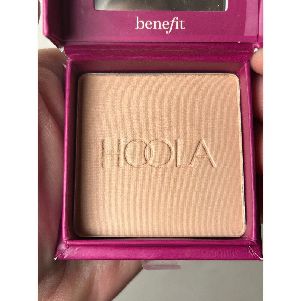 Benefit Hoola Bronzer Powder in Light 8 g/0.28 fl oz